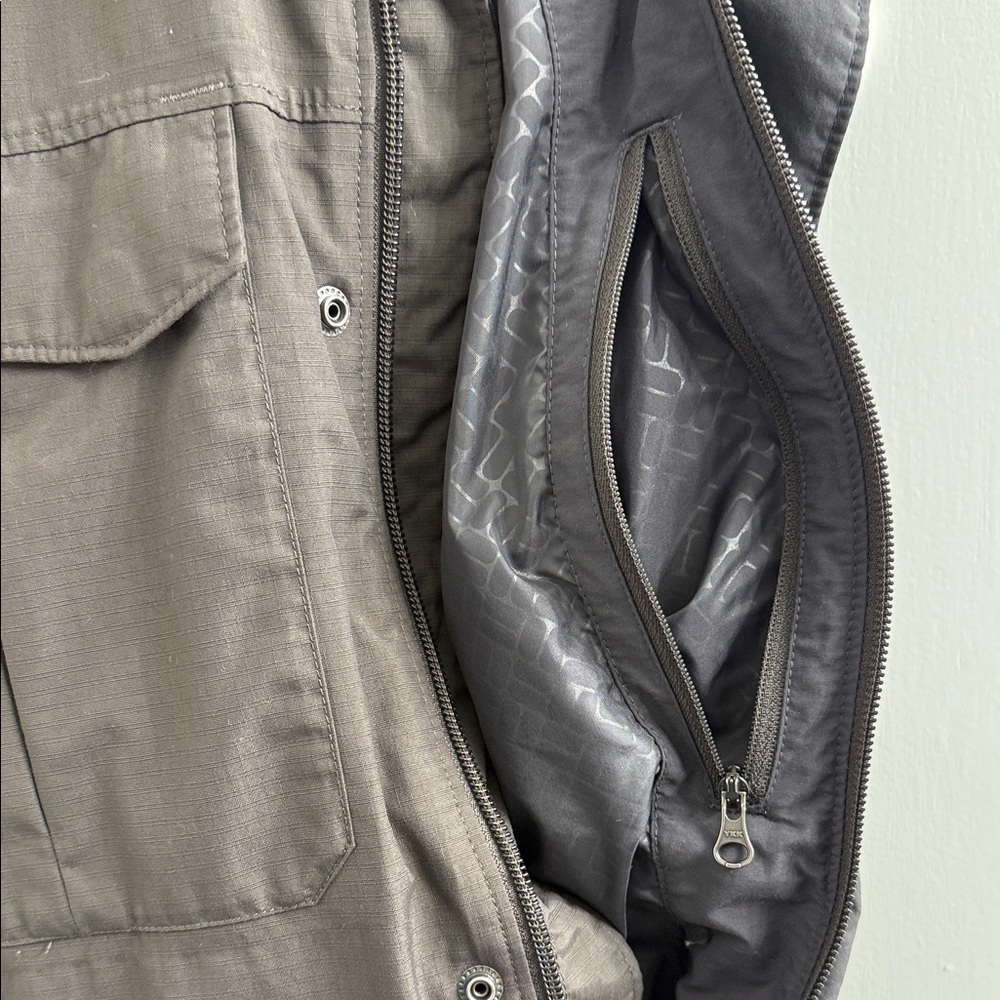 Columbia Men's Dark Gray Raincoat - Picture 8 of 12